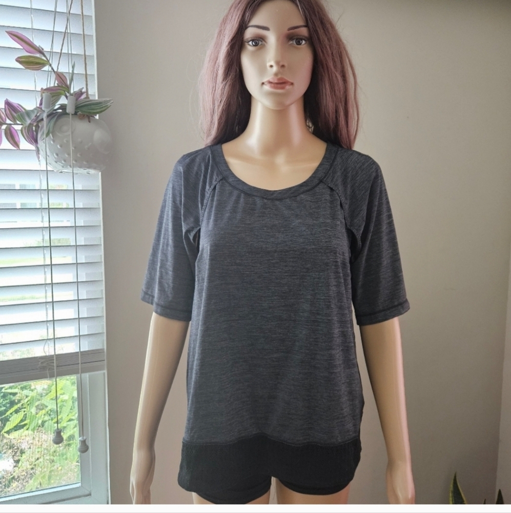 Lululemon running t shirt tee Medium Sun Runner gray short sleeve